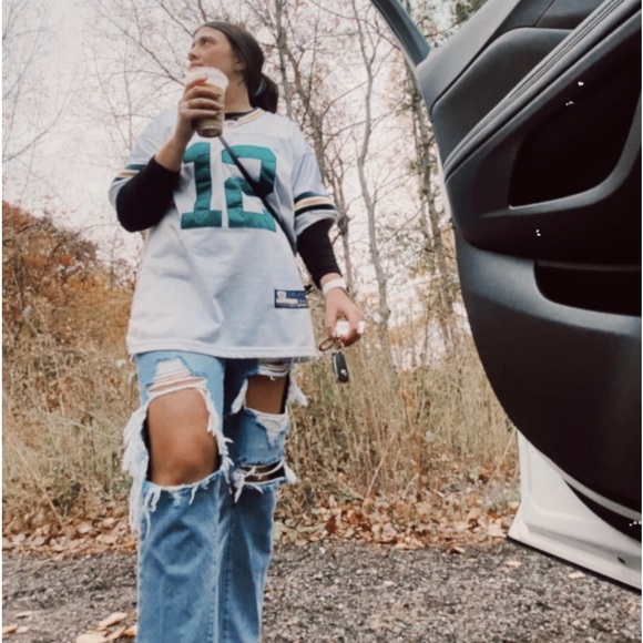 Meet your Posher, Alyx - Picture 3 of 12